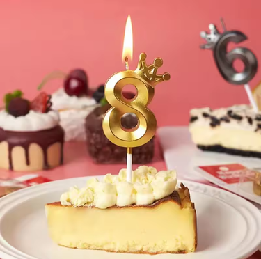 Number 8 Crown Designed Birthday Candle